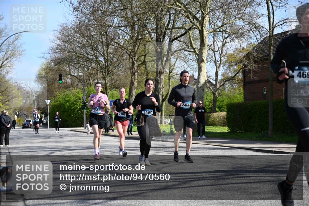 12.04.2026 - 45. Internationalen Wilhelmsburger Insellauf J. Mangold http://msf.ph/oto/9470560 12.04.2026 11:21:36 Ziel 3808, 3537, 3205, 2588, 2518, 2108, 2492, 2466, 4699, 2146, 4813, 3579 meine-sportfotos.de
