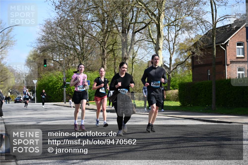 12.04.2026 - 45. Internationalen Wilhelmsburger Insellauf J. Mangold http://msf.ph/oto/9470562 12.04.2026 11:21:37 Ziel 3537, 3205, 2588, 2518, 2108, 2492, 2466, 4699, 2146, 4813, 3579 meine-sportfotos.de