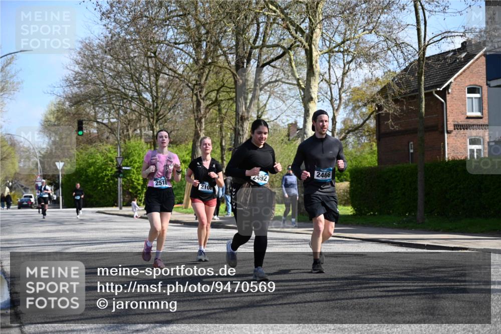 12.04.2026 - 45. Internationalen Wilhelmsburger Insellauf J. Mangold http://msf.ph/oto/9470569 12.04.2026 11:21:37 Ziel 3537, 3205, 2588, 2518, 2108, 2492, 2466, 4699, 2146, 4813, 3579 meine-sportfotos.de