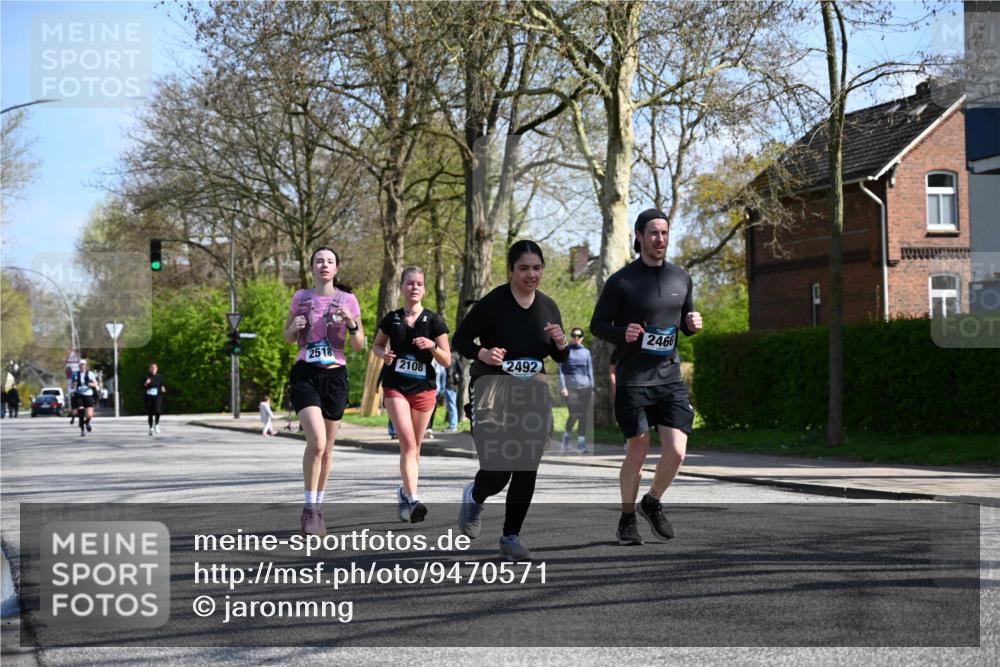 12.04.2026 - 45. Internationalen Wilhelmsburger Insellauf J. Mangold http://msf.ph/oto/9470571 12.04.2026 11:21:37 Ziel 3537, 3205, 2588, 2518, 2108, 2492, 2466, 4699, 2146, 4813, 3579 meine-sportfotos.de