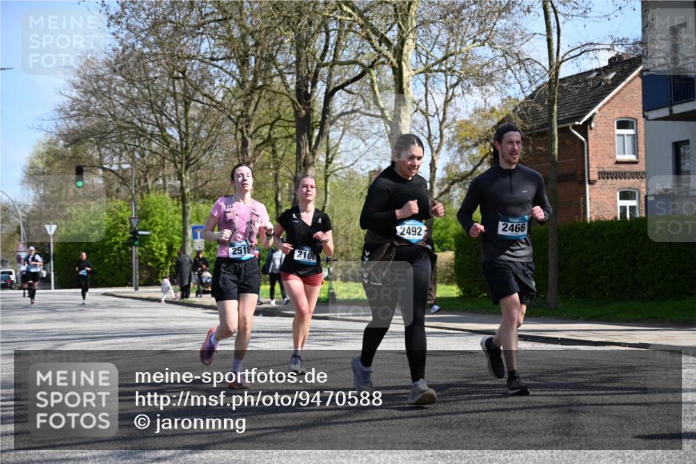 12.04.2026 - 45. Internationalen Wilhelmsburger Insellauf J. Mangold http://msf.ph/oto/9470588 12.04.2026 11:21:38 Ziel 3537, 3205, 2588, 2518, 2108, 2492, 2466, 4699, 2146, 4813, 3579 meine-sportfotos.de