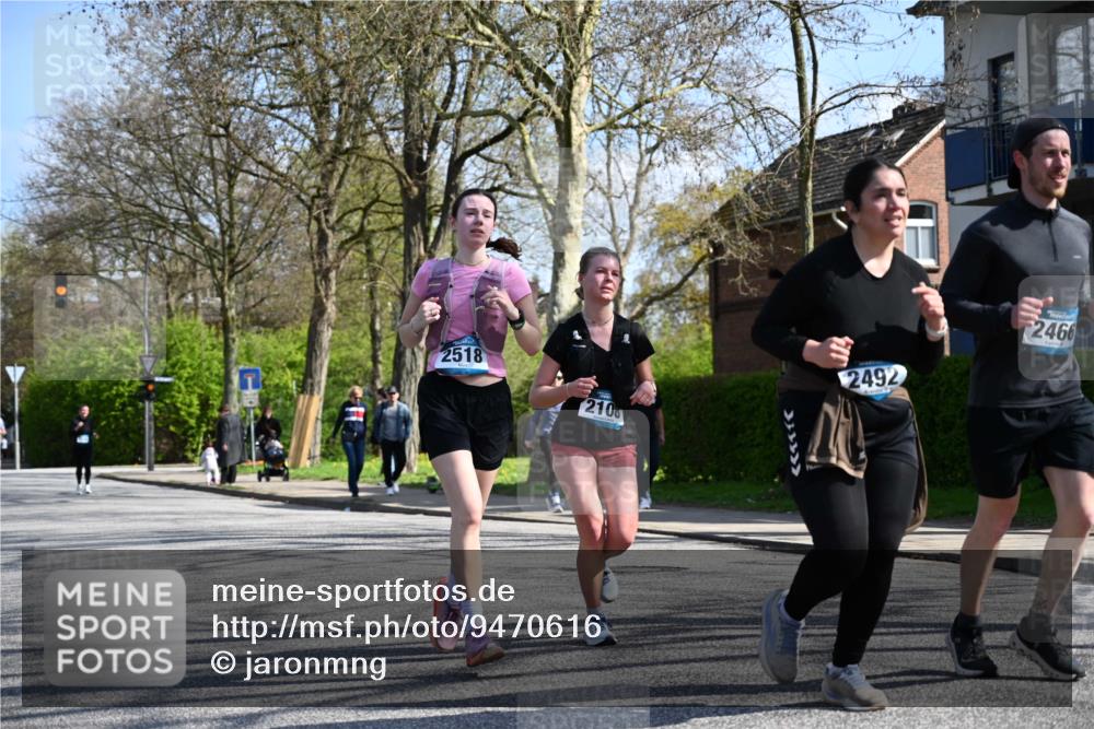 12.04.2026 - 45. Internationalen Wilhelmsburger Insellauf J. Mangold http://msf.ph/oto/9470616 12.04.2026 11:21:39 Ziel 3537, 3205, 2588, 2518, 2108, 2492, 2466, 4699, 2146, 4813, 2146, 4813, 3579 meine-sportfotos.de