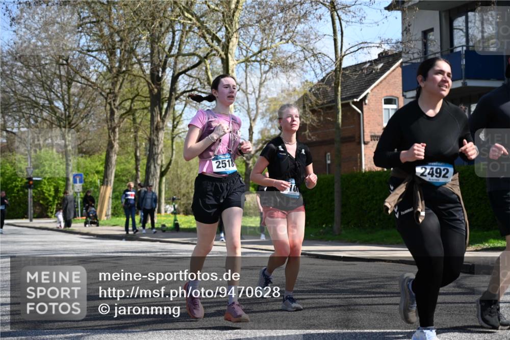 12.04.2026 - 45. Internationalen Wilhelmsburger Insellauf J. Mangold http://msf.ph/oto/9470628 12.04.2026 11:21:39 Ziel 3537, 3205, 2588, 2518, 2108, 2492, 2466, 4699, 2146, 4813, 2146, 4813, 3579 meine-sportfotos.de