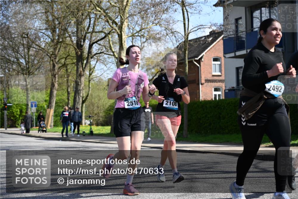 12.04.2026 - 45. Internationalen Wilhelmsburger Insellauf J. Mangold http://msf.ph/oto/9470633 12.04.2026 11:21:39 Ziel 3537, 3205, 2588, 2518, 2108, 2492, 2466, 4699, 2146, 4813, 2146, 4813, 3579 meine-sportfotos.de