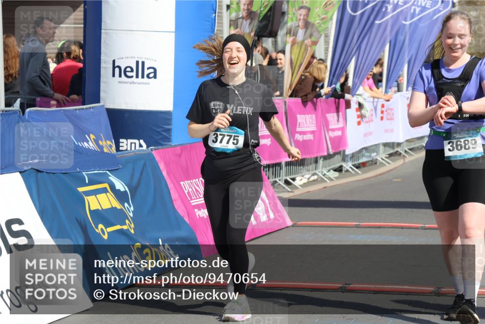 12.04.2026 - 45. Internationalen Wilhelmsburger Insellauf Strokosch-Dieckow http://msf.ph/oto/9470654 12.04.2026 11:26:04 Ziel 3168, 3775 meine-sportfotos.de
