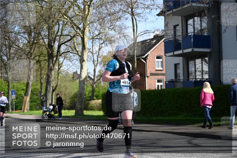 12.04.2026 - 45. Internationalen Wilhelmsburger Insellauf J. Mangold http://msf.ph/oto/9470671 12.04.2026 11:21:51 Ziel 2518, 2108, 2492, 2466, 4699, 2146, 4813, 3579 meine-sportfotos.de
