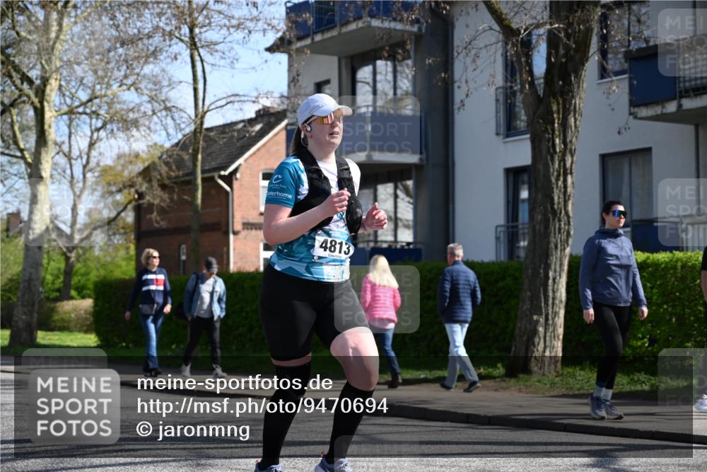 12.04.2026 - 45. Internationalen Wilhelmsburger Insellauf J. Mangold http://msf.ph/oto/9470694 12.04.2026 11:21:52 Ziel 2518, 2108, 2492, 2466, 4699, 2146, 4813, 3579, 3579 meine-sportfotos.de