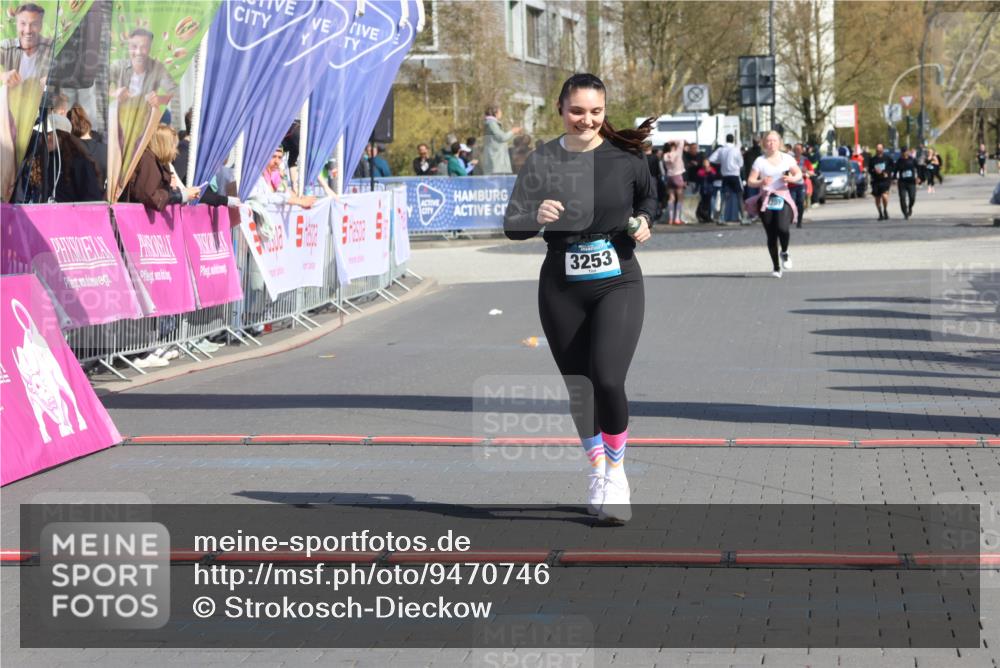 12.04.2026 - 45. Internationalen Wilhelmsburger Insellauf Strokosch-Dieckow http://msf.ph/oto/9470746 12.04.2026 11:26:26 Ziel 3253 meine-sportfotos.de