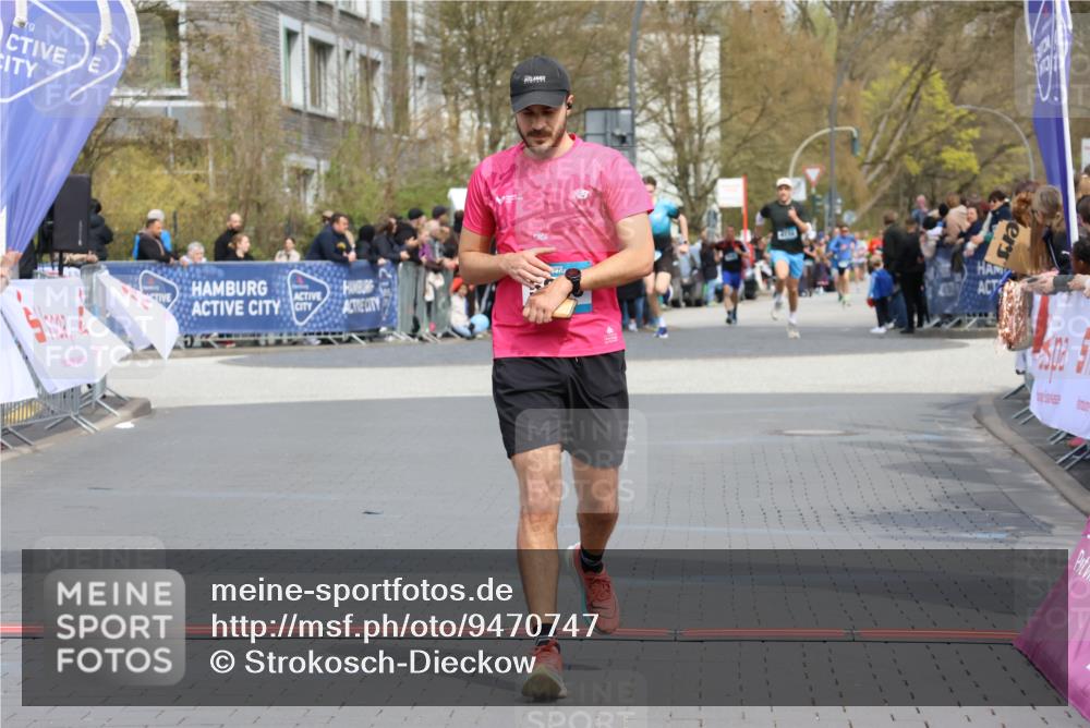 12.04.2026 - 45. Internationalen Wilhelmsburger Insellauf Strokosch-Dieckow http://msf.ph/oto/9470747 12.04.2026 12:51:55 Ziel 2959, 5860 meine-sportfotos.de
