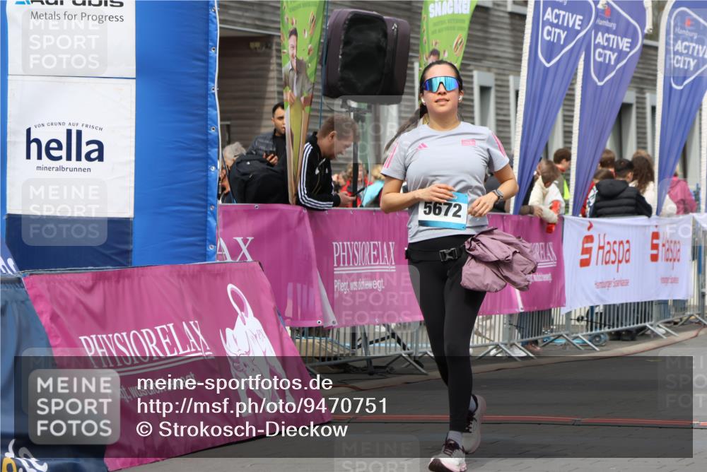 12.04.2026 - 45. Internationalen Wilhelmsburger Insellauf Strokosch-Dieckow http://msf.ph/oto/9470751 12.04.2026 13:38:04 Ziel 5672 meine-sportfotos.de