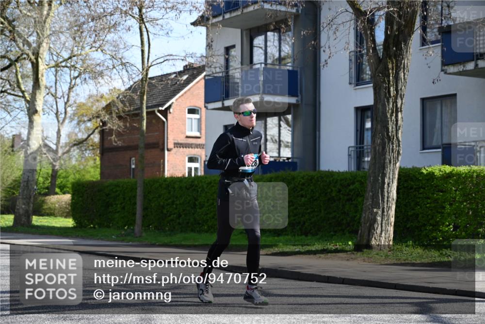 12.04.2026 - 45. Internationalen Wilhelmsburger Insellauf J. Mangold http://msf.ph/oto/9470752 12.04.2026 11:22:56 Ziel 2450, 2928, 2929, 5253, 3273, 2556, 2555, 5583 meine-sportfotos.de
