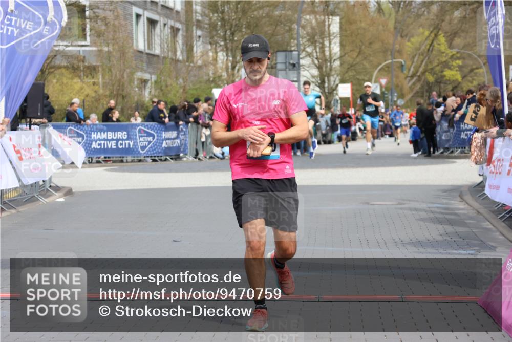 12.04.2026 - 45. Internationalen Wilhelmsburger Insellauf Strokosch-Dieckow http://msf.ph/oto/9470759 12.04.2026 12:51:55 Ziel 2959, 5860 meine-sportfotos.de