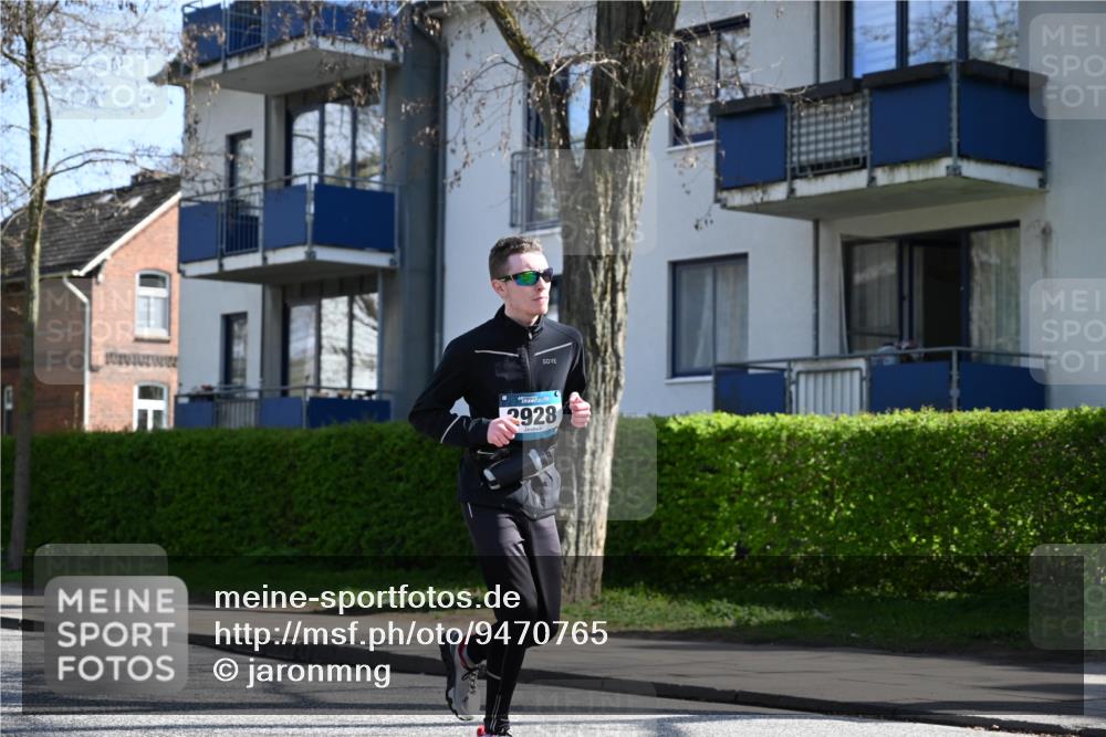 12.04.2026 - 45. Internationalen Wilhelmsburger Insellauf J. Mangold http://msf.ph/oto/9470765 12.04.2026 11:22:57 Ziel 2450, 2928, 2929, 5253, 3273, 2556, 2555, 5583 meine-sportfotos.de