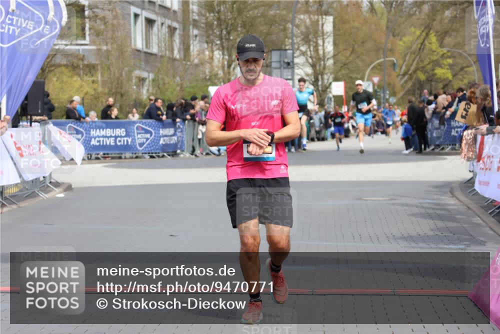 12.04.2026 - 45. Internationalen Wilhelmsburger Insellauf Strokosch-Dieckow http://msf.ph/oto/9470771 12.04.2026 12:51:55 Ziel 2959, 5860 meine-sportfotos.de