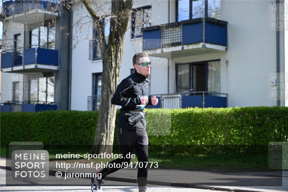 12.04.2026 - 45. Internationalen Wilhelmsburger Insellauf J. Mangold http://msf.ph/oto/9470773 12.04.2026 11:22:57 Ziel 2450, 2928, 2929, 5253, 3273, 2556, 2555, 5583 meine-sportfotos.de
