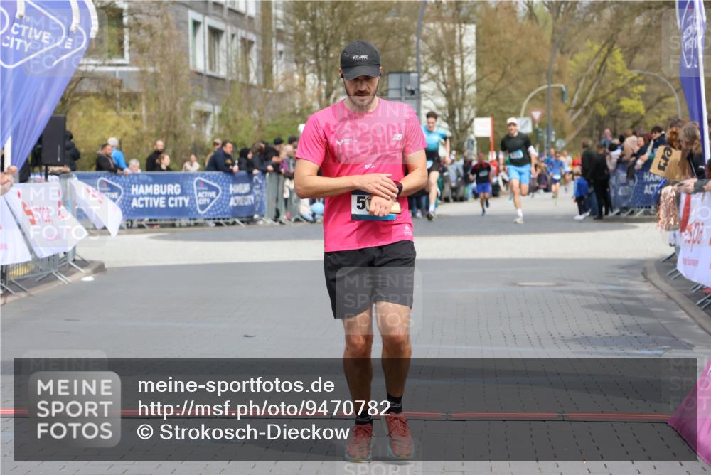 12.04.2026 - 45. Internationalen Wilhelmsburger Insellauf Strokosch-Dieckow http://msf.ph/oto/9470782 12.04.2026 12:51:55 Ziel 2959, 5860 meine-sportfotos.de