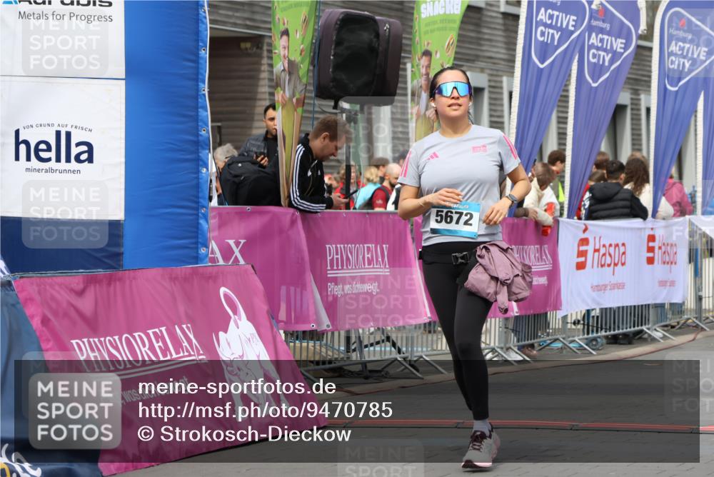 12.04.2026 - 45. Internationalen Wilhelmsburger Insellauf Strokosch-Dieckow http://msf.ph/oto/9470785 12.04.2026 13:38:04 Ziel 5672 meine-sportfotos.de