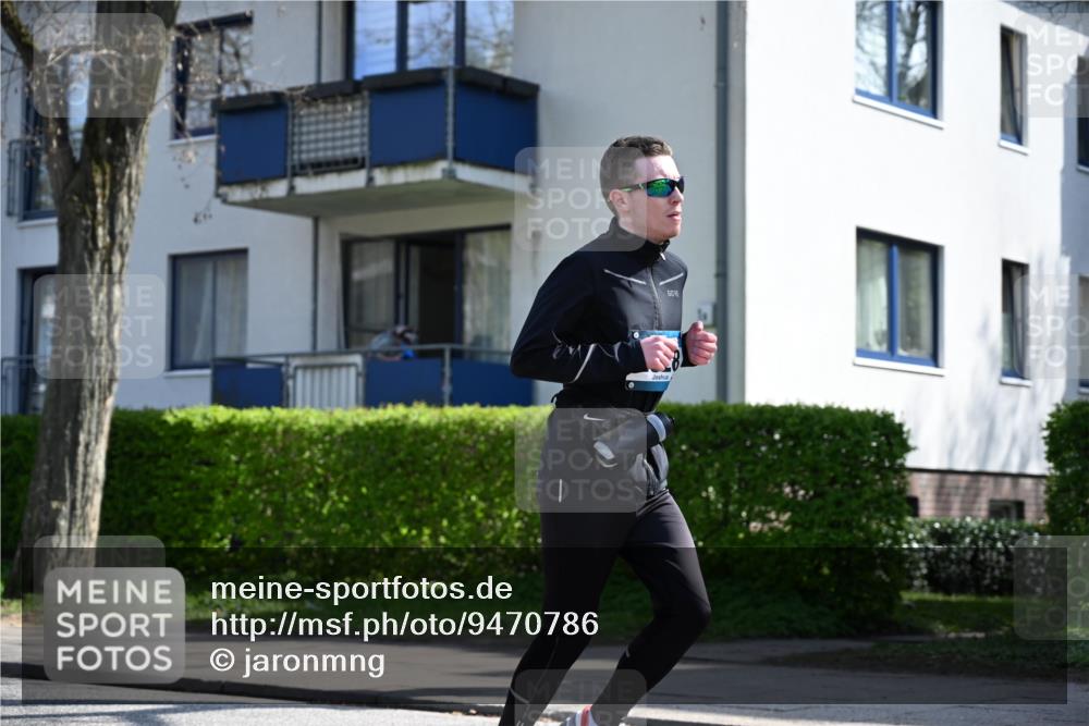 12.04.2026 - 45. Internationalen Wilhelmsburger Insellauf J. Mangold http://msf.ph/oto/9470786 12.04.2026 11:22:58 Ziel 2450, 2928, 2929, 2929, 5253, 3273, 2556, 2555, 5583 meine-sportfotos.de