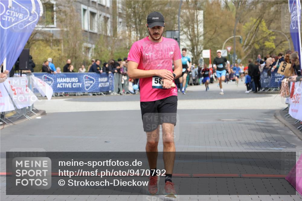 12.04.2026 - 45. Internationalen Wilhelmsburger Insellauf Strokosch-Dieckow http://msf.ph/oto/9470792 12.04.2026 12:51:55 Ziel 2959, 5860 meine-sportfotos.de