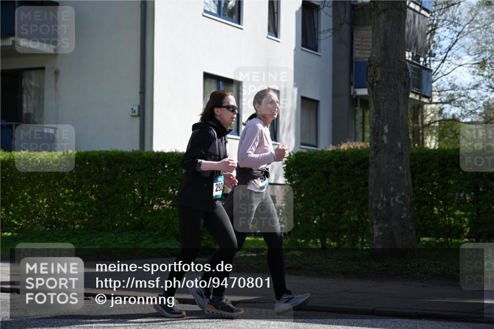 12.04.2026 - 45. Internationalen Wilhelmsburger Insellauf J. Mangold http://msf.ph/oto/9470801 12.04.2026 11:23:05 Ziel 2450, 2928, 2929, 5253, 3273, 2556, 2555, 2555, 5583 meine-sportfotos.de