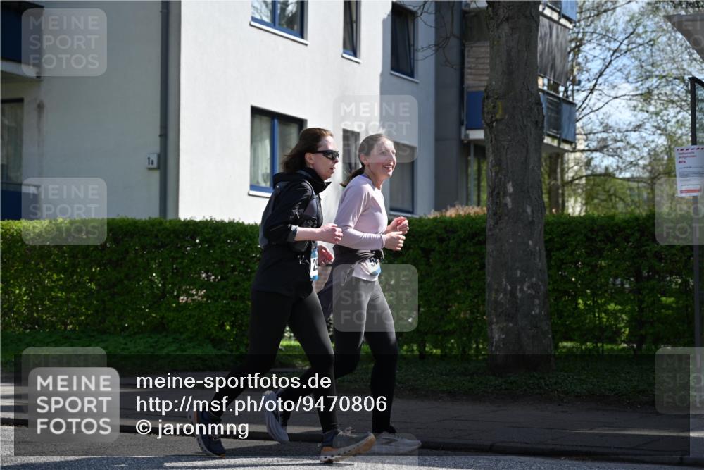 12.04.2026 - 45. Internationalen Wilhelmsburger Insellauf J. Mangold http://msf.ph/oto/9470806 12.04.2026 11:23:05 Ziel 2450, 2928, 2929, 5253, 3273, 2556, 2555, 2555, 5583 meine-sportfotos.de