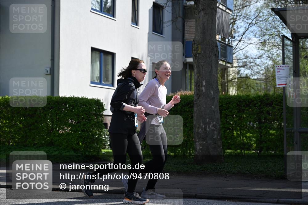 12.04.2026 - 45. Internationalen Wilhelmsburger Insellauf J. Mangold http://msf.ph/oto/9470808 12.04.2026 11:23:05 Ziel 2450, 2928, 2929, 5253, 3273, 2556, 2555, 2555, 5583 meine-sportfotos.de