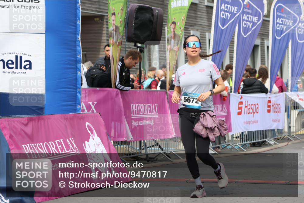 12.04.2026 - 45. Internationalen Wilhelmsburger Insellauf Strokosch-Dieckow http://msf.ph/oto/9470817 12.04.2026 13:38:04 Ziel 5672 meine-sportfotos.de