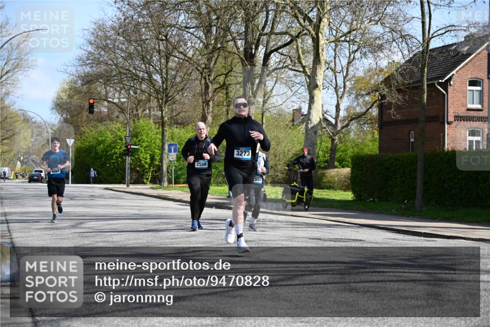 12.04.2026 - 45. Internationalen Wilhelmsburger Insellauf J. Mangold http://msf.ph/oto/9470828 12.04.2026 11:23:23 Ziel 2929, 5253, 3273, 2556, 2555, 5583 meine-sportfotos.de