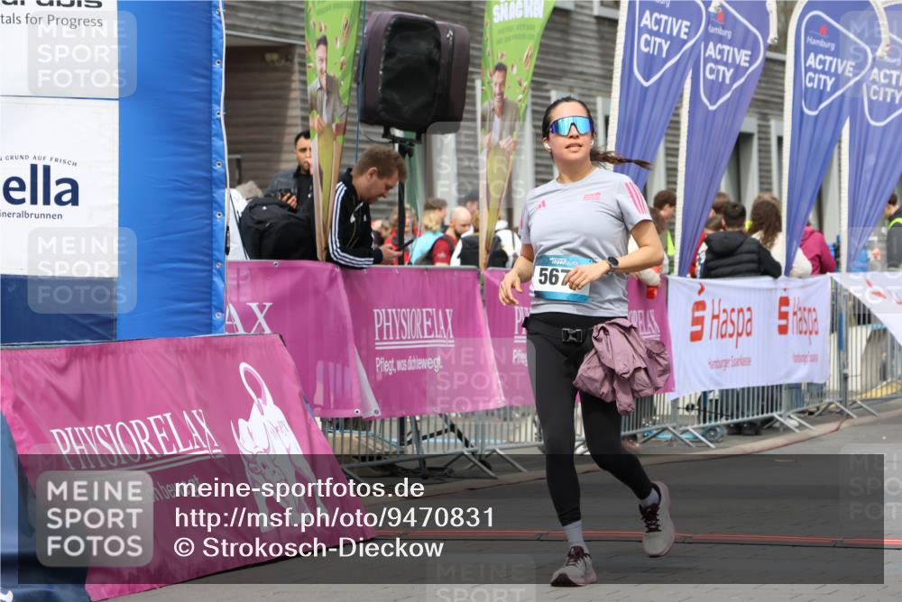 12.04.2026 - 45. Internationalen Wilhelmsburger Insellauf Strokosch-Dieckow http://msf.ph/oto/9470831 12.04.2026 13:38:04 Ziel 5672 meine-sportfotos.de