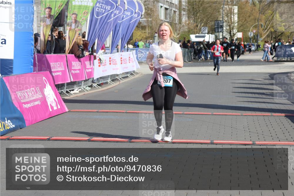 12.04.2026 - 45. Internationalen Wilhelmsburger Insellauf Strokosch-Dieckow http://msf.ph/oto/9470836 12.04.2026 11:26:35 Ziel 2207 meine-sportfotos.de
