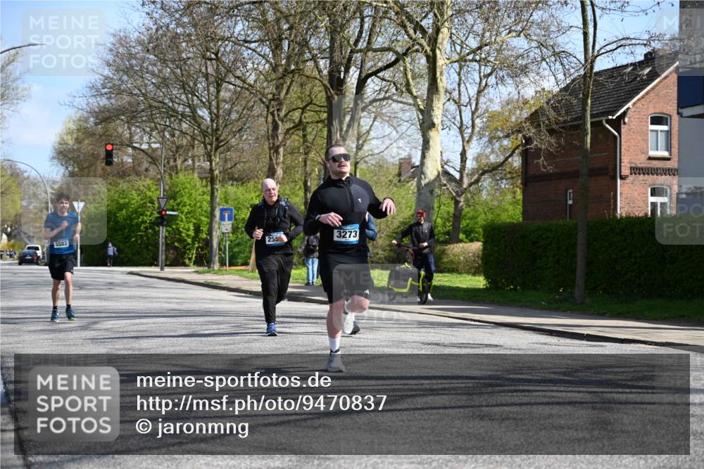 12.04.2026 - 45. Internationalen Wilhelmsburger Insellauf J. Mangold http://msf.ph/oto/9470837 12.04.2026 11:23:23 Ziel 2929, 5253, 3273, 2556, 2555, 5583 meine-sportfotos.de