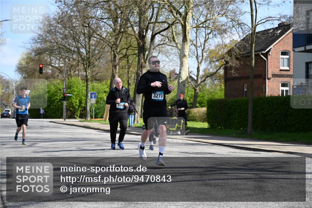 12.04.2026 - 45. Internationalen Wilhelmsburger Insellauf J. Mangold http://msf.ph/oto/9470843 12.04.2026 11:23:23 Ziel 2929, 5253, 3273, 2556, 2555, 5583 meine-sportfotos.de