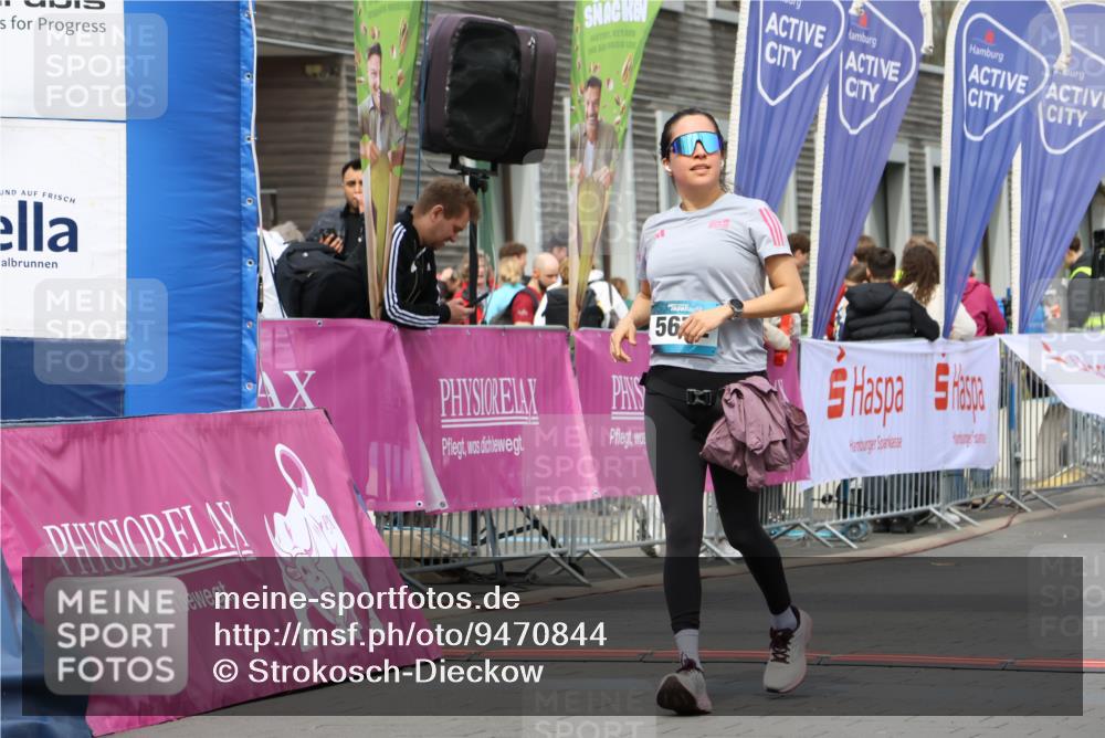 12.04.2026 - 45. Internationalen Wilhelmsburger Insellauf Strokosch-Dieckow http://msf.ph/oto/9470844 12.04.2026 13:38:04 Ziel 5672 meine-sportfotos.de