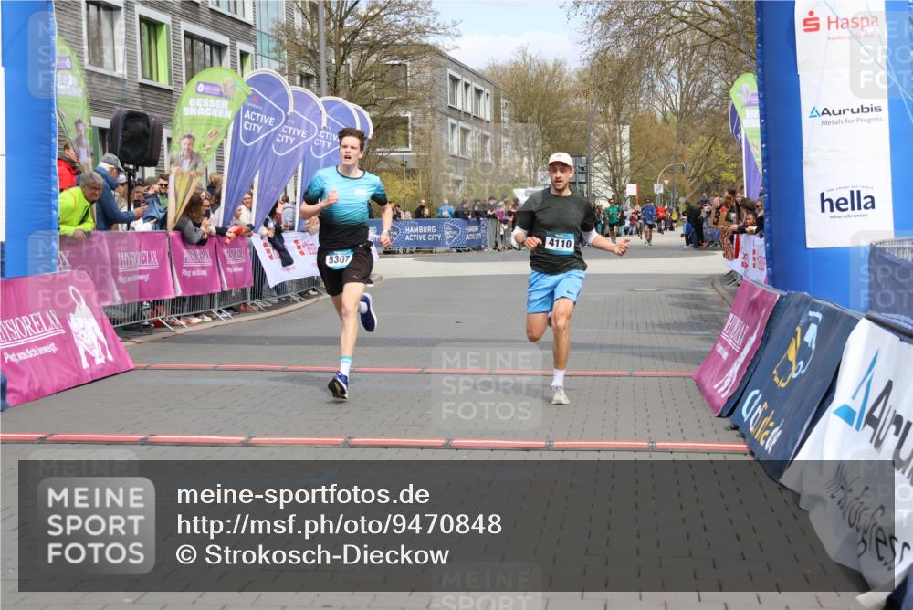 12.04.2026 - 45. Internationalen Wilhelmsburger Insellauf Strokosch-Dieckow http://msf.ph/oto/9470848 12.04.2026 12:52:01 Ziel 4110, 5307 meine-sportfotos.de