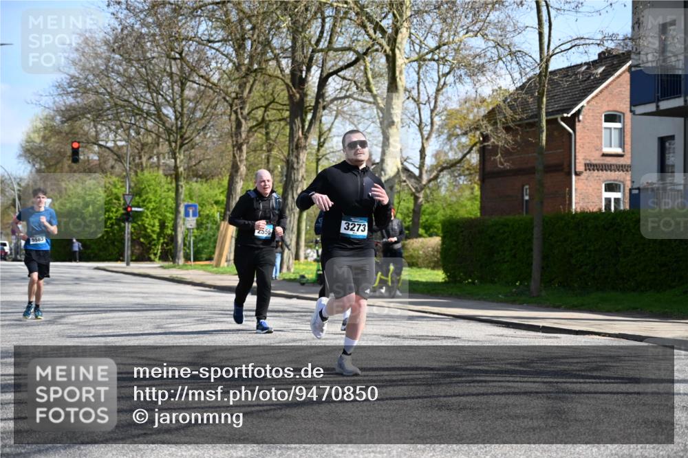 12.04.2026 - 45. Internationalen Wilhelmsburger Insellauf J. Mangold http://msf.ph/oto/9470850 12.04.2026 11:23:23 Ziel 2929, 5253, 3273, 2556, 2555, 5583 meine-sportfotos.de