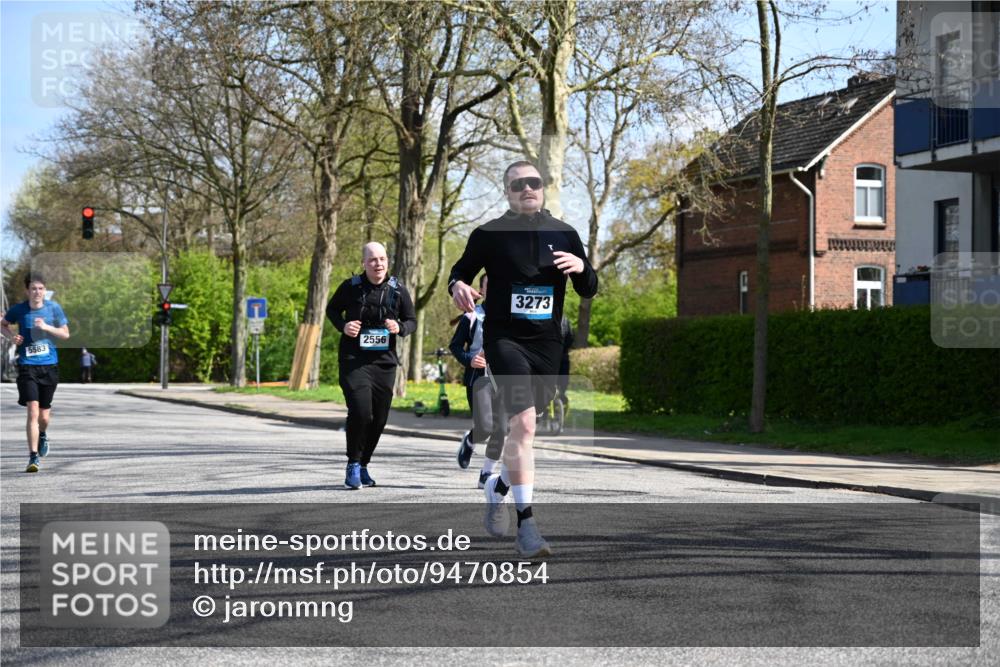 12.04.2026 - 45. Internationalen Wilhelmsburger Insellauf J. Mangold http://msf.ph/oto/9470854 12.04.2026 11:23:23 Ziel 2929, 5253, 3273, 2556, 2555, 5583 meine-sportfotos.de