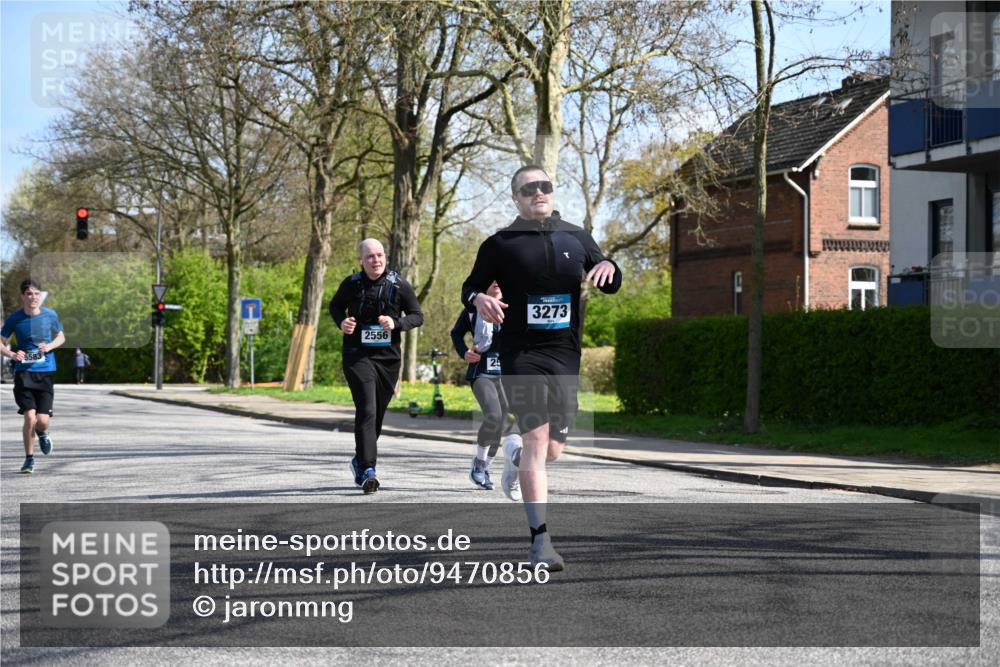 12.04.2026 - 45. Internationalen Wilhelmsburger Insellauf J. Mangold http://msf.ph/oto/9470856 12.04.2026 11:23:23 Ziel 2929, 5253, 3273, 2556, 2555, 5583 meine-sportfotos.de