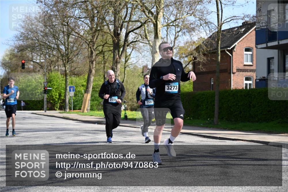 12.04.2026 - 45. Internationalen Wilhelmsburger Insellauf J. Mangold http://msf.ph/oto/9470863 12.04.2026 11:23:24 Ziel 5253, 3273, 2556, 2555, 5583 meine-sportfotos.de