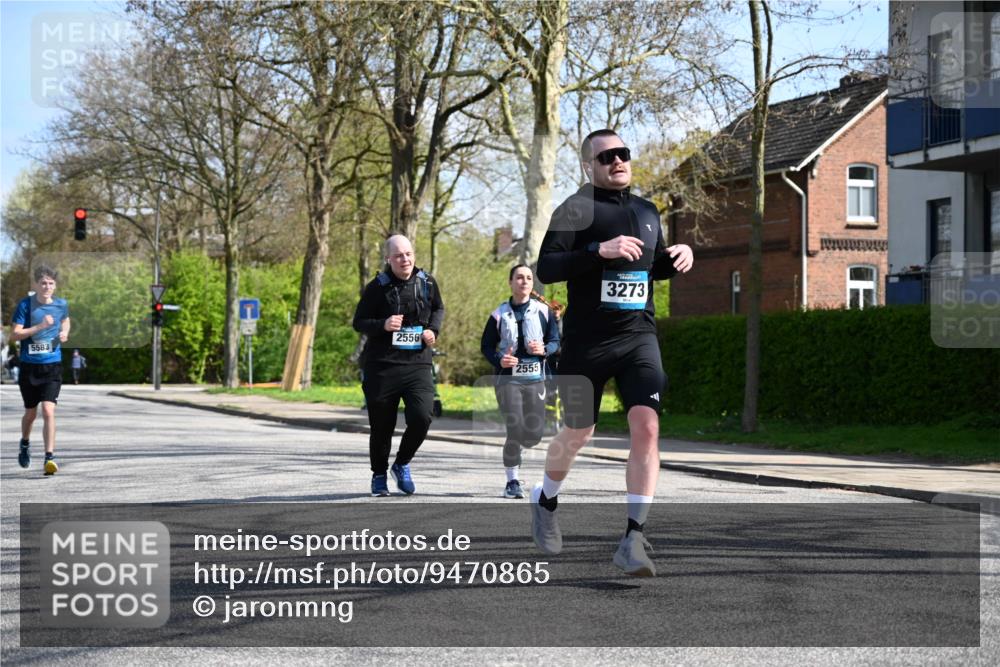 12.04.2026 - 45. Internationalen Wilhelmsburger Insellauf J. Mangold http://msf.ph/oto/9470865 12.04.2026 11:23:24 Ziel 5253, 3273, 2556, 2555, 5583 meine-sportfotos.de