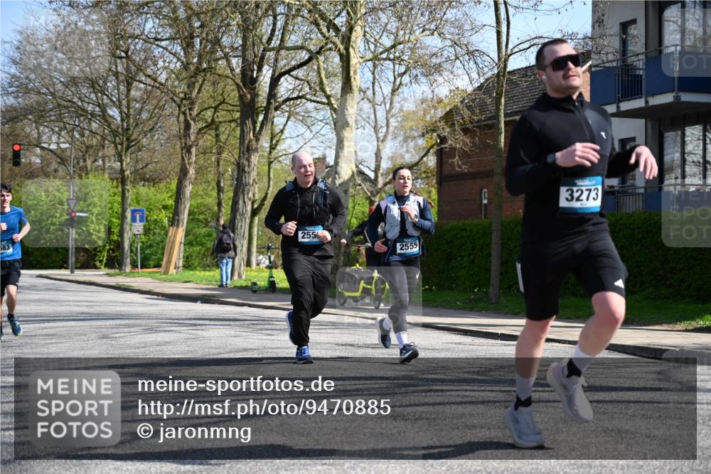 12.04.2026 - 45. Internationalen Wilhelmsburger Insellauf J. Mangold http://msf.ph/oto/9470885 12.04.2026 11:23:24 Ziel 5253, 3273, 2556, 2555, 5583 meine-sportfotos.de