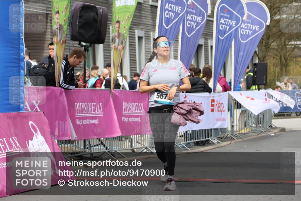 12.04.2026 - 45. Internationalen Wilhelmsburger Insellauf Strokosch-Dieckow http://msf.ph/oto/9470900 12.04.2026 13:38:04 Ziel 5672 meine-sportfotos.de