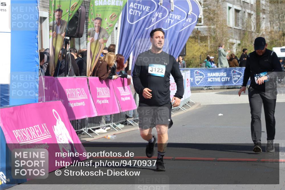 12.04.2026 - 45. Internationalen Wilhelmsburger Insellauf Strokosch-Dieckow http://msf.ph/oto/9470937 12.04.2026 11:26:53 Ziel 3122, 2353 meine-sportfotos.de