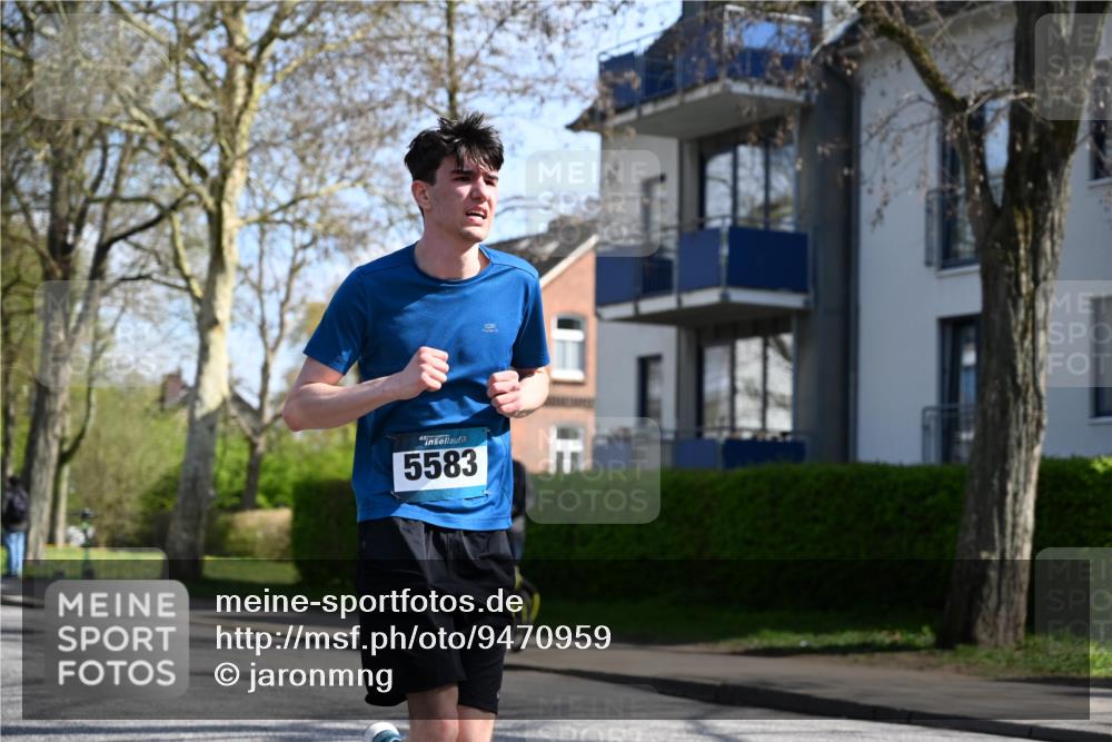 12.04.2026 - 45. Internationalen Wilhelmsburger Insellauf J. Mangold http://msf.ph/oto/9470959 12.04.2026 11:23:29 Ziel 3273, 2556, 2555, 5583 meine-sportfotos.de