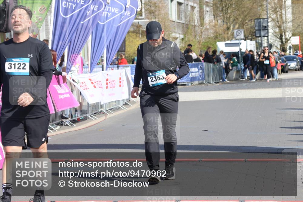 12.04.2026 - 45. Internationalen Wilhelmsburger Insellauf Strokosch-Dieckow http://msf.ph/oto/9470962 12.04.2026 11:26:55 Ziel 3122, 2353 meine-sportfotos.de