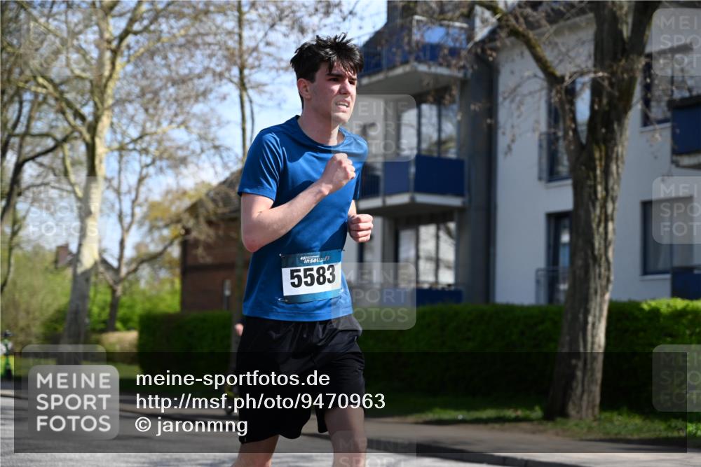 12.04.2026 - 45. Internationalen Wilhelmsburger Insellauf J. Mangold http://msf.ph/oto/9470963 12.04.2026 11:23:29 Ziel 3273, 2556, 2555, 5583 meine-sportfotos.de