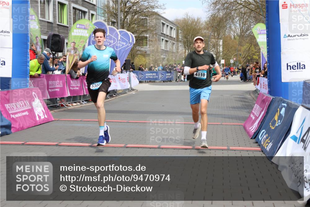 12.04.2026 - 45. Internationalen Wilhelmsburger Insellauf Strokosch-Dieckow http://msf.ph/oto/9470974 12.04.2026 12:52:02 Ziel 4110, 5307 meine-sportfotos.de