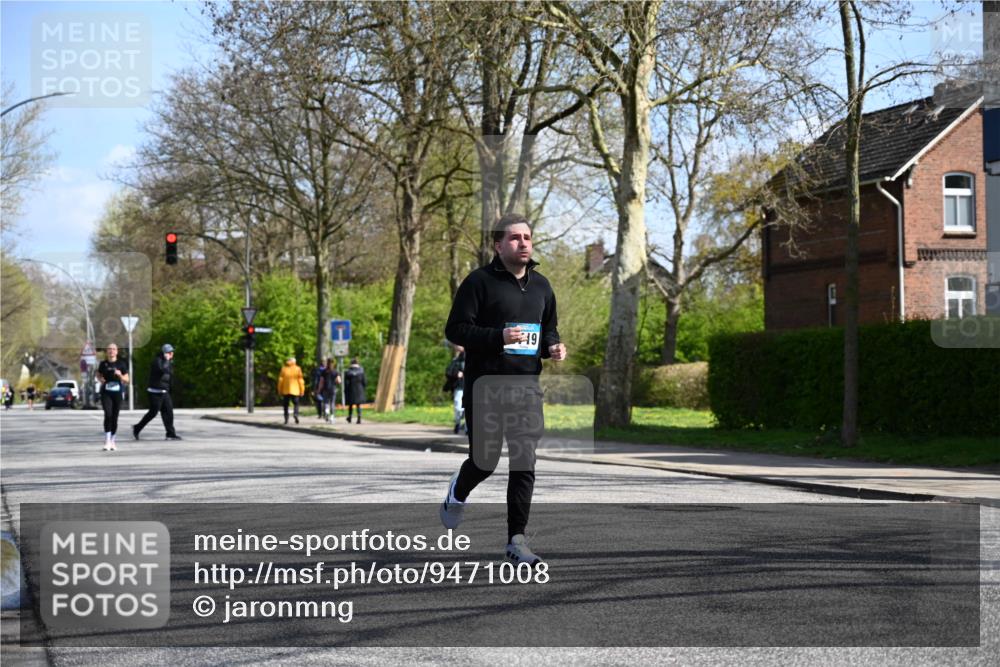 12.04.2026 - 45. Internationalen Wilhelmsburger Insellauf J. Mangold http://msf.ph/oto/9471008 12.04.2026 11:24:23 Ziel 4450, 3719, 3690, 2907 meine-sportfotos.de