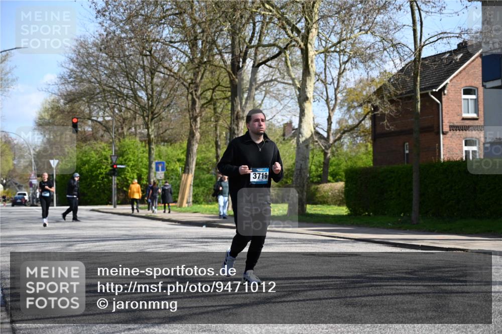 12.04.2026 - 45. Internationalen Wilhelmsburger Insellauf J. Mangold http://msf.ph/oto/9471012 12.04.2026 11:24:23 Ziel 4450, 3719, 3690, 2907 meine-sportfotos.de