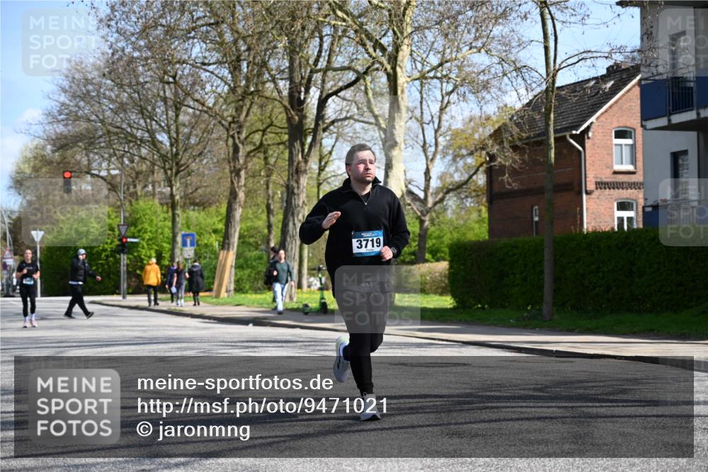 12.04.2026 - 45. Internationalen Wilhelmsburger Insellauf J. Mangold http://msf.ph/oto/9471021 12.04.2026 11:24:24 Ziel 4450, 3719, 3690, 2907 meine-sportfotos.de