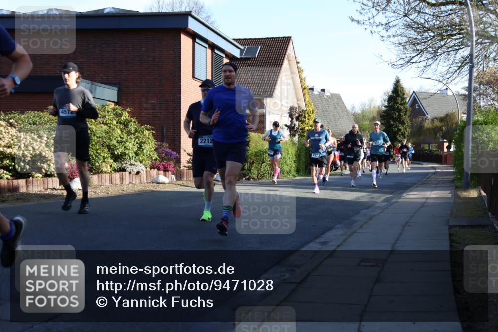 12.04.2026 - 45. Internationalen Wilhelmsburger Insellauf Yannick Fuchs http://msf.ph/oto/9471028 12.04.2026 08:55:34 Laufen 4572, 2212, 2233, 2177 meine-sportfotos.de